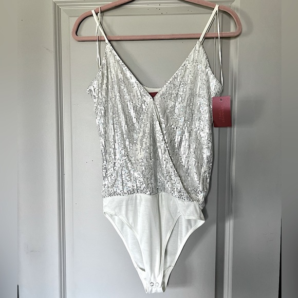 JENNIFER LOPEZ Sequin body suit. White with silver sequins. Size XS - Picture 2 of 5